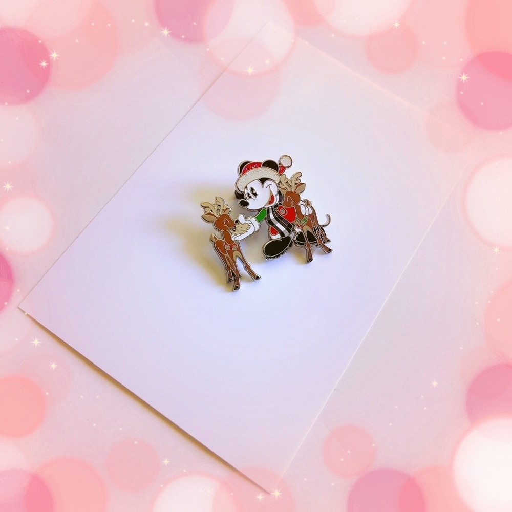 Disneyland Mickey Mouse Christmas Pin